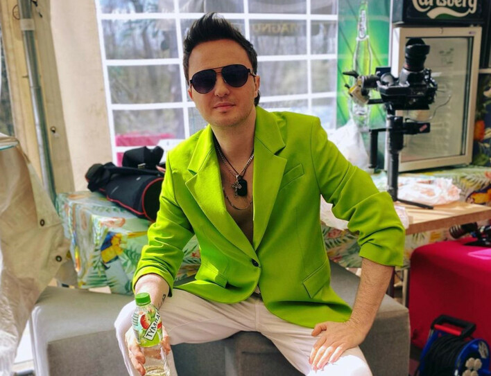 Ogromna suma! Kolejne miliony zasiliły konto znanego gwiazdora disco polo Patryka Pegzy! After Party na szczycie! 