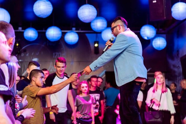 Ogromny cios w kierunku popularnej gwiazdy disco polo! Wokalista wydał oświadczenie - jest zawiedziony! 