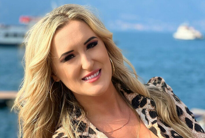 OGROMNY dekolt gwiazdy disco polo! Wokalistka śmiało odsłoniła piersi! [ZDJĘCIA] Fani „są rozkoszne„