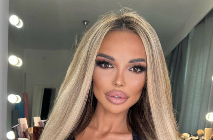 OGROMNY dekolt gwiazdy disco polo! Tak wokalistka lśniła na ściance! 