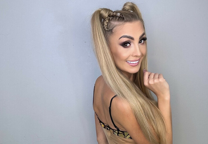 Ogromny dekolt na pierwszym planie Joanny Narożnej robi furorę! Żona Dawida Narożnego zachwyca nową stylizacją
