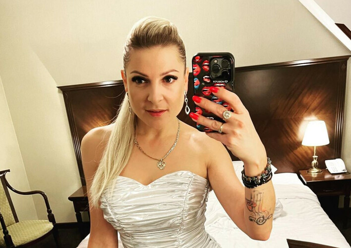 Ogromny sukces zespołu Piękni i Młodzi! Gwiazdorzy disco polo kolejny raz zostawili konkurencję daleko w tyle!