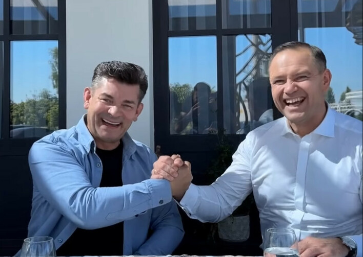 Polityczna burza wokół Zenona Martyniuka!  W sieci wrze po wspólnym nagraniu z kandydatem na prezydenta! To właśnie jego poprze? 