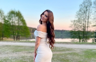 Olśniewająca Angelika Żmijewska na ślubie swojej przyjaciółki! Gwiazda disco polo wyglądała przepięknie!