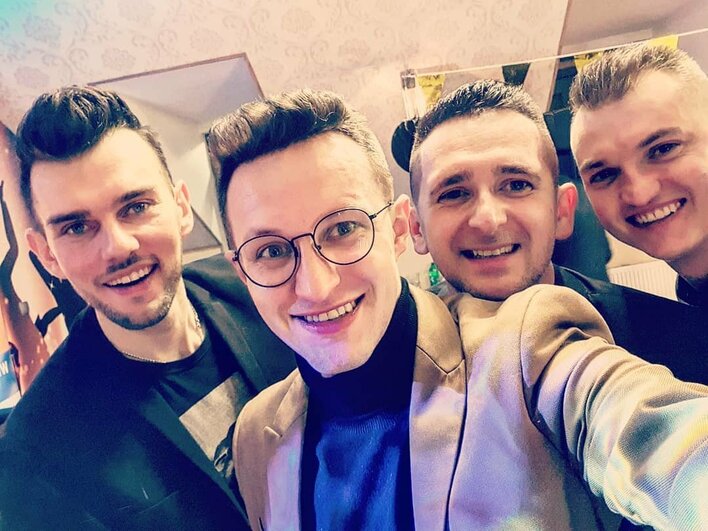 Poważna choroba wokalisty disco polo nie zgasiła jego zapału do pracy! 