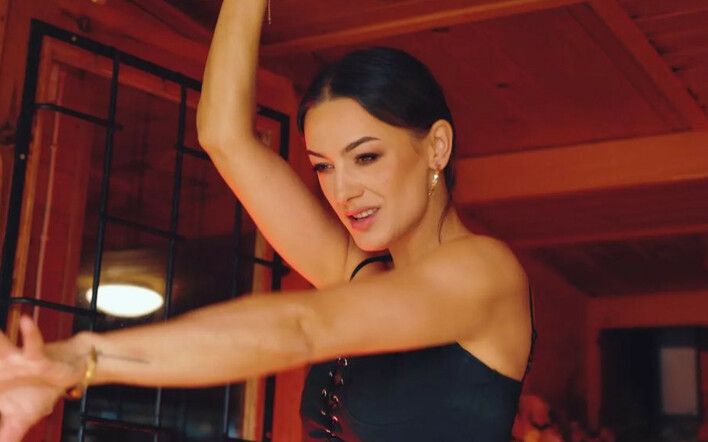 Opadną Wam Szczęki! Justyna Lubas i jej niesamowite wykonanie hitu „Szukaj mnie„ z filmu Kogel-Mogel