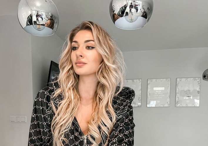 Nagie zdjęcie gwiazdy disco polo?! Małgorzata Główka CamaSutra pokazała bez stanika i bluzki na Dzień Kobiet!