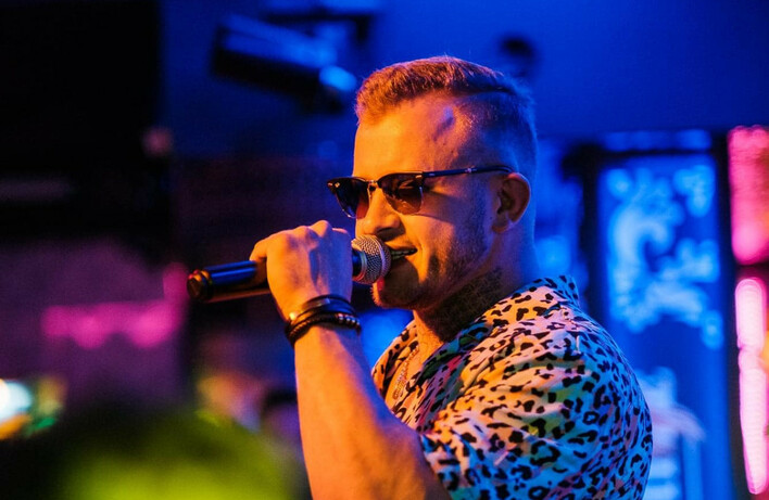 Opadną wam szczęki! Ona działa na mnie jak… Dawid Narożny i Piękni i Młodzi robią furorę! Zobaczcie to nagranie! 

