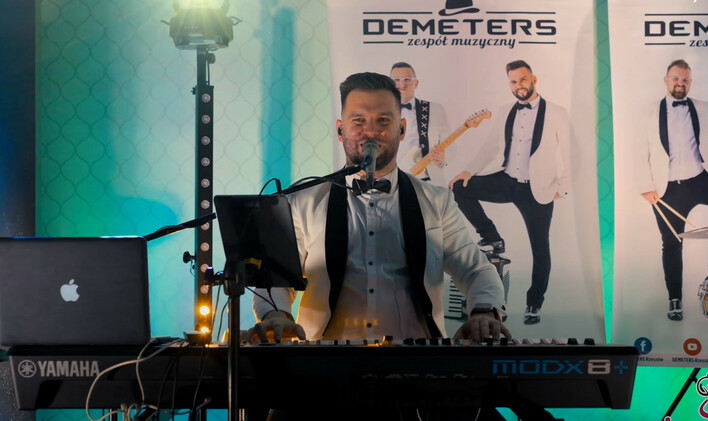 Opadną Wam szczęki! Zespół Demeters śpiewa ”Wehikuł czasu” Dżemu na żywo

