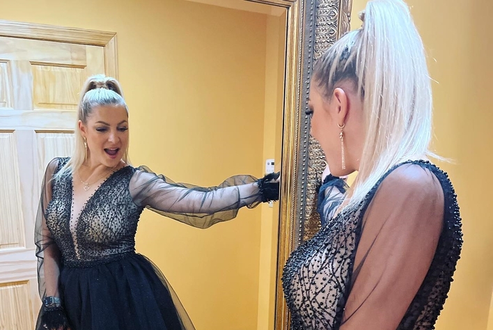 Opadnie Wam szczęka jak zobaczycie Magdalenę Narożna Piękni i Młodzi! W takim stroju zagrała kolejny koncert w USA!