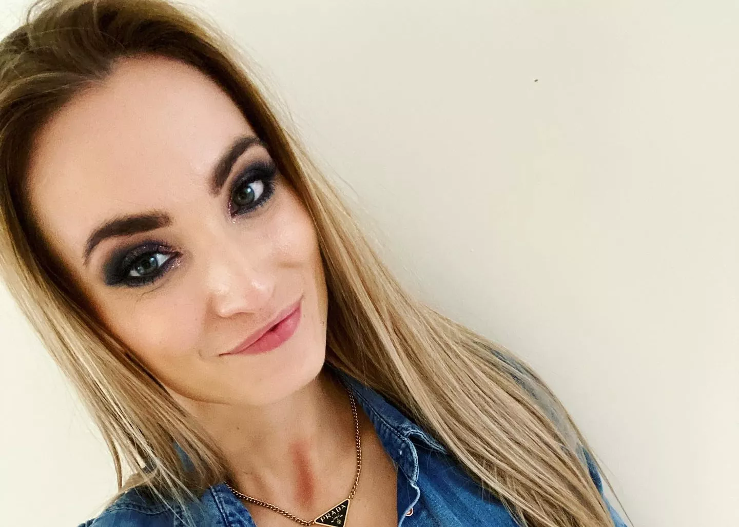 Oryginalna stylizacja znanej wokalistki disco polo rozpaliła zmysły fanów! Paulina Banaszek - Energy Girls wygląda jak milion dolarów?!