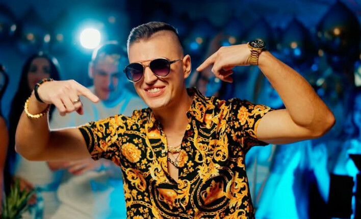 Oskaro – „Bikini”! Nowa premiera, która rozgrzeje scenę disco polo