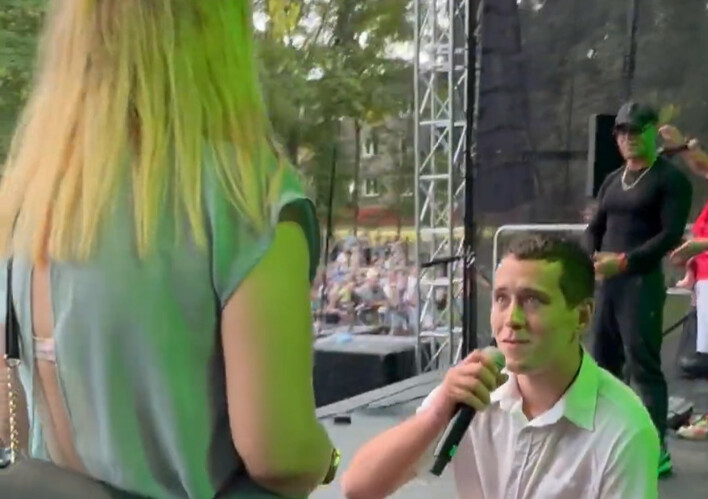 Oświadczyny na koncercie Skolima – romantyczna chwila! Zobaczcie nagranie!

