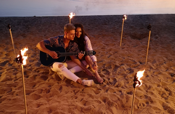 Oto letni hit, który podbije Polskę! Agnieszka Chrzanowska - Twoja Dama wraz z Misterem International w teledysku do „Chcę Ciebie„