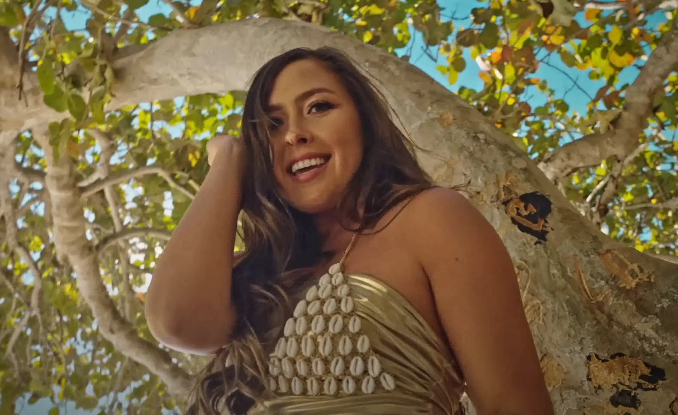 Pamela Stone z premierą „Baila” – polsko-amerykańska gwiazda disco stawia na taneczne latino