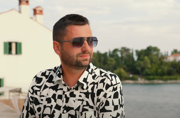 Pan Krewka w Chorwacji nagrał „Zapominam się przy tobie” i zaskoczył nietypowym podejściem do uczuć