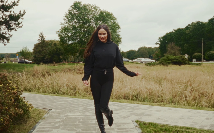 Pan Mareczek zaskakuje nowością. Utwór „Choć Cię nie widzę” to potężna dawka energii w stylu hard dance