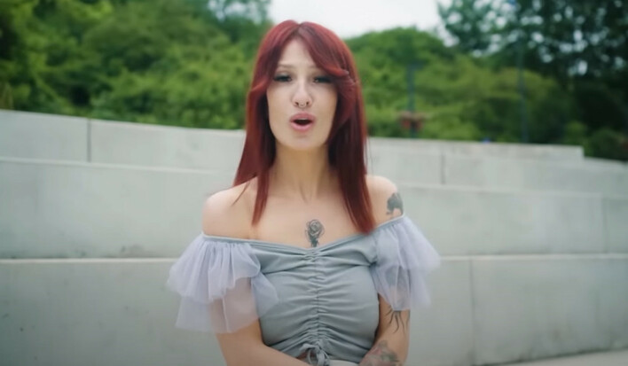 „Panna z Internetu „– Gorąca premiera od MALOVE
