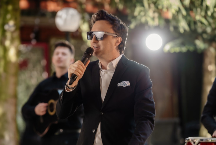 Patryk Pegza z After Party – kim jest wokalista, jego wiek, żona i dzieci