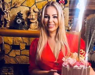 Paula Karpowicz świętowała swoje urodziny! Nie zabrakło tortu, życzeń i gwiazd disco polo! [Zdjęcia]