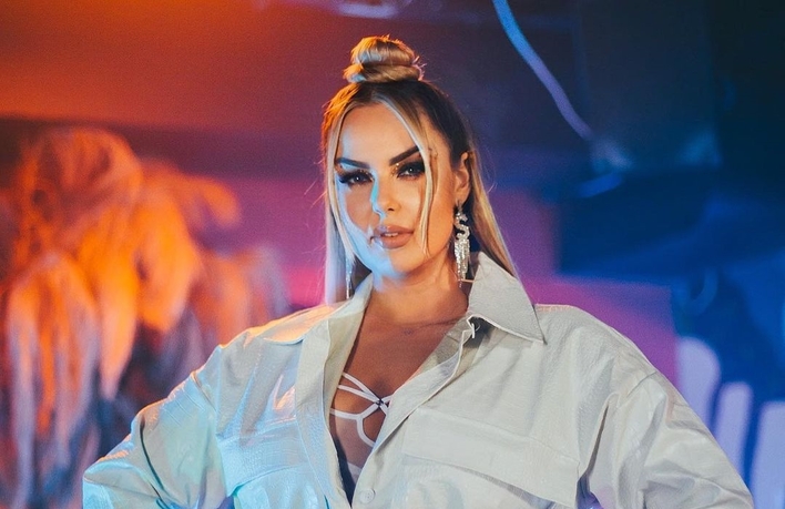 Paula Karpowicz z duetu Topky zmieniła fryzurę i wyeksponowała biust! Jak wygląda?! Nowe wcielenie popularnej wokalistki disco polo!