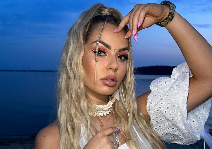 Paula Karpowicz-Zimecka wyszła za mąż za swojego menagera! Poznajcie prawdę o uroczej wokalistce disco polo