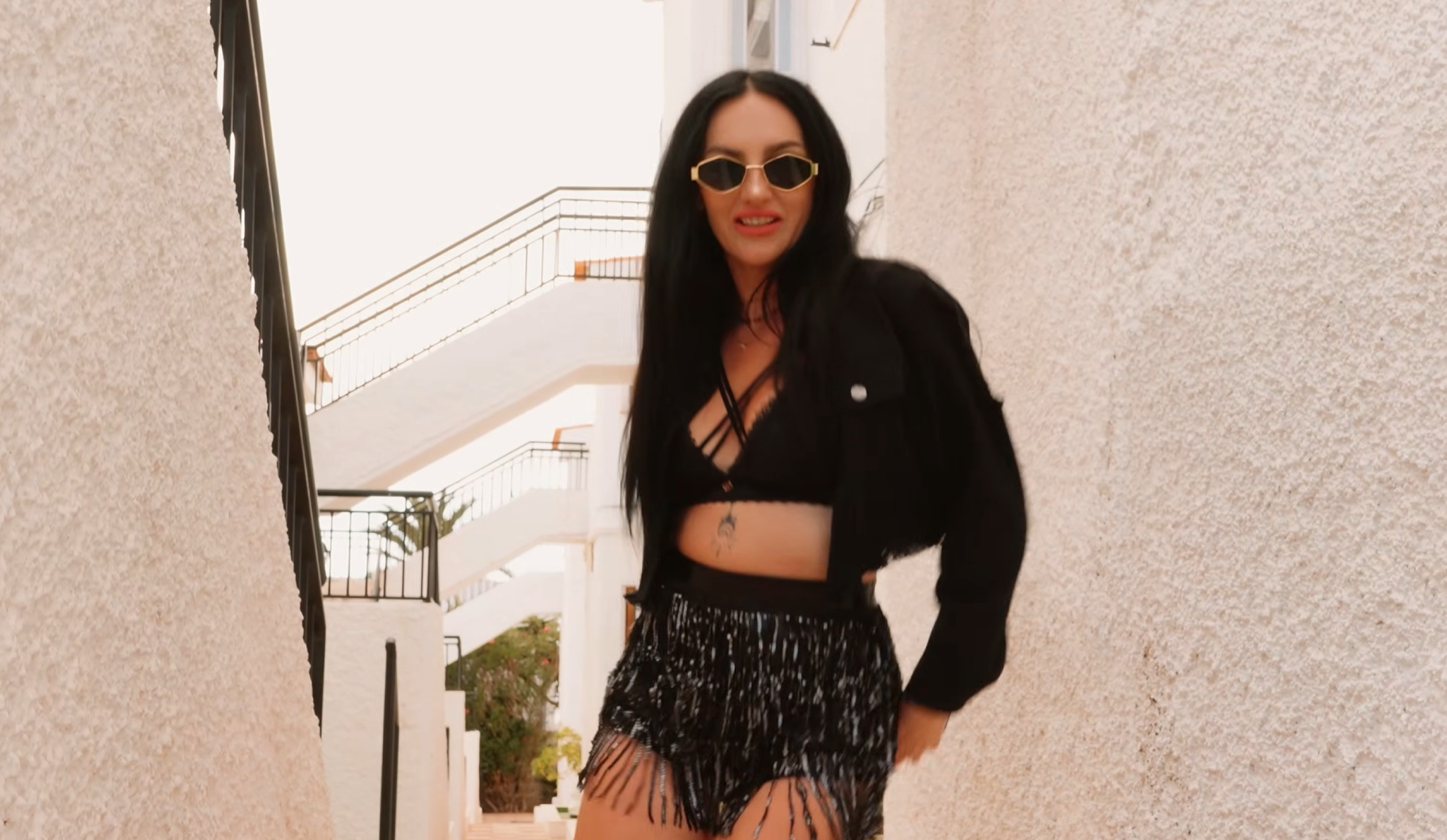 Paulina Basa zaskoczyła coverem „Wolność” Boys. Teledysk z Teneryfy przyciąga uwagę