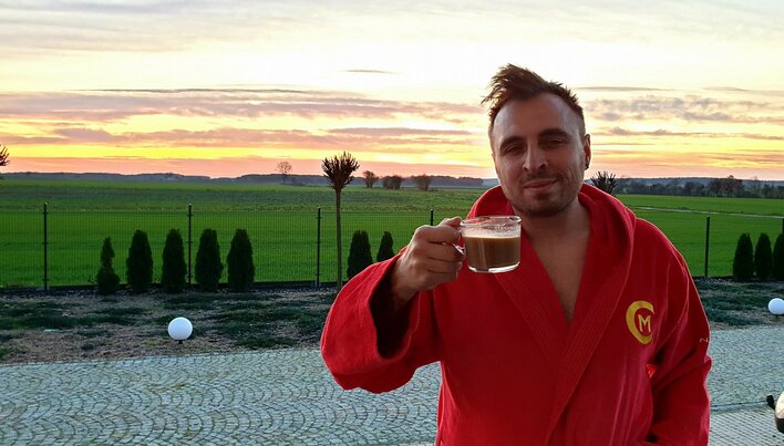 Uwielbiany gwiazdor disco polo chce pokazać drugą twarz! Internauci nie wyjdą z podziwu?