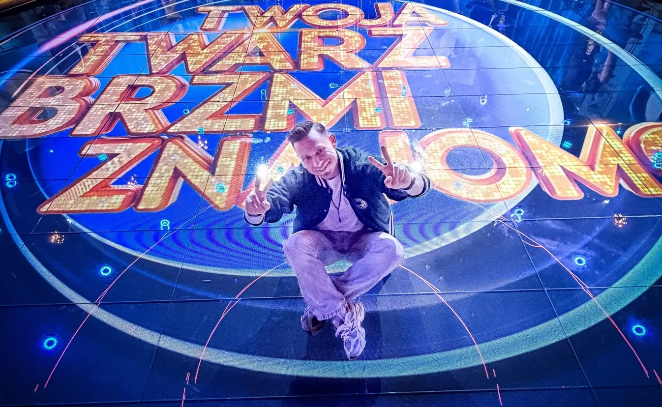 Paweł Jasionowski w „Twoja Twarz Brzmi Znajomo”? Zdjęcie z planu programu wywołało poruszenie w sieci