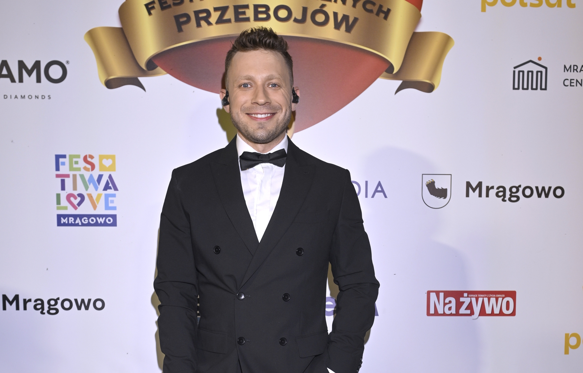 Paweł Jasionowski z zespołu Masters zaskakuje publiczność! Niezwykła wersja „Na jednej z dzikich plaż” na Festiwalu Weselnych Przebojów!

