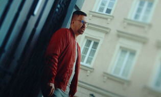 Paweł Sałdan powraca z nowym teledyskiem: Odkryj jego nowość pt. ”Coś o Tobie”