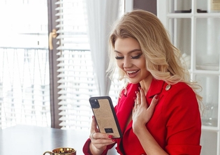 Wyjątkowa gwiazda disco polo pokazała się w czerwonej koronce! Wyobraźnia fanów zadziałała! 