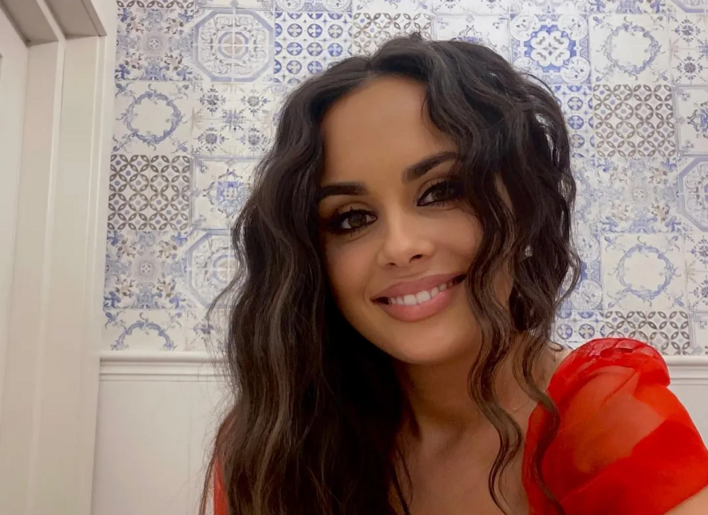 Piękna gwiazda disco polo przyłapana na sali treningowej! Jej sportowy strój przyciąga spojrzenia!