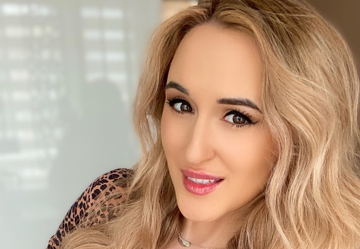 Piękna wokalistka disco polo w drapieżnej odsłonie! Jej stylizacja w panterkę rozpala zmysły! [FOTO]