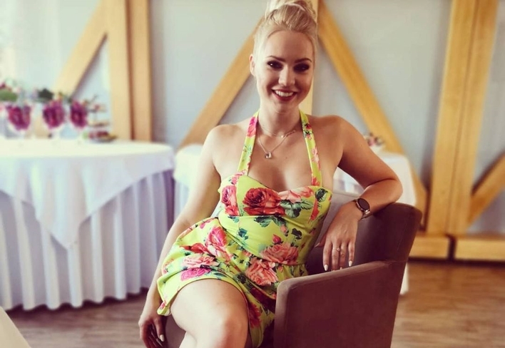 Piękna wokalistka disco polo wyrasta na topową gwiazdę. Staje się konkurencją dla wielkich gwiazd?!