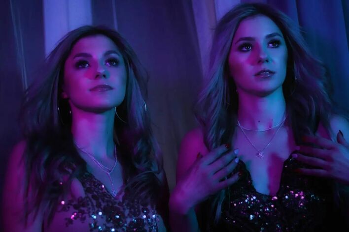 Piękne bliźniaczki ruszają na podbój sceny disco polo! Artystki zaprezentowały zwiastun debiutanckiej produkcji! Zapowiada się muzyczny sztos?! 