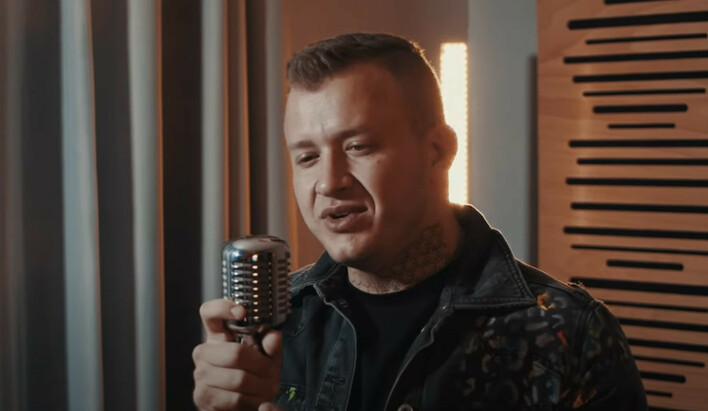 Piękni i Młodzi Dawid Narożny doprowadził fanów do łez! Czegoś takiego jeszcze w disco polo nie było! Fani „Wielki szacun„