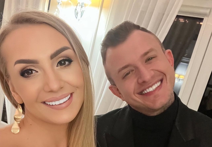 Piękni i Młodzi Dawid Narożny i jego niespodzianka na urodzinach Renaty! Zobaczcie jak gwiazdor disco polo śpiewa na żywo!