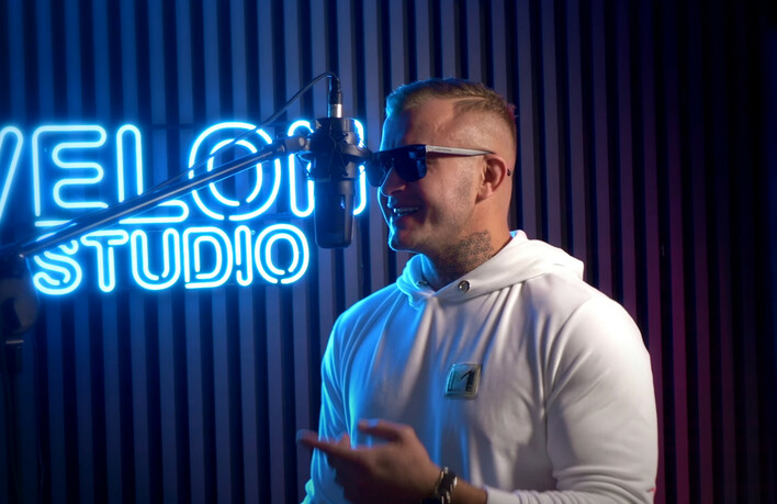 Piękni i Młodzi Dawid Narożny z premierą po HISZPAŃSKU! „Eres tan hermosa„ da mu rozgłos i międzynarodową sławę?! Fani „rozwaliłeś system„