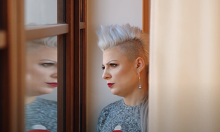 Potężna suma pojawiła się na koncie grupy Piękni i Młodzi! Artyści plasują się w czołówce gwiazd! 