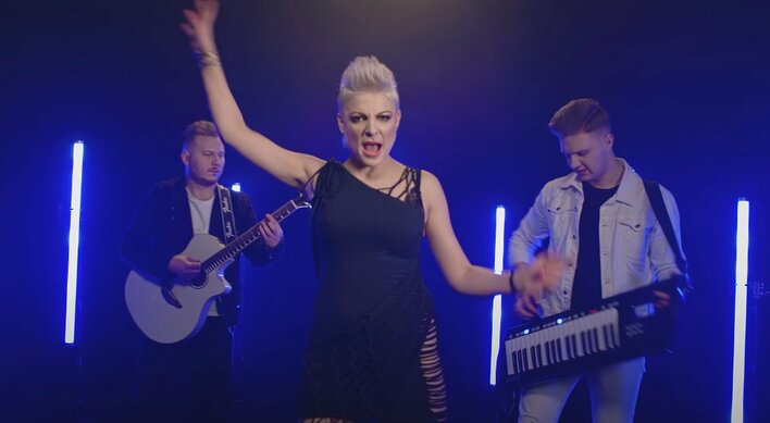 Piękni i Młodzi nie zatrzymują się nawet na chwilę. Disco polo znowu triumfuje! 