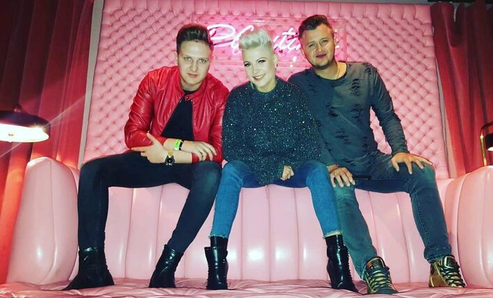 Piękni i Młodzi o krok od tragedii! Ktoś zdewastował klub po ich koncercie! Przewidziano wysoką nagrodę!