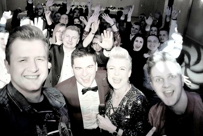 Piękni i Młodzi zagrali na osiemnastych urodzinach Pawła! "Zacna to była impreza" - komentuje zespół