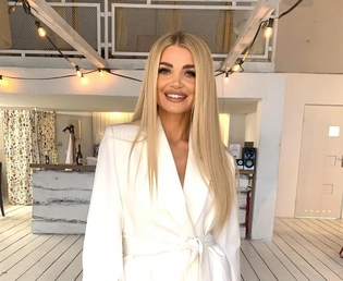 Biust gwiazdy disco polo hitem tej relacji?! Tak ponętnie dawno nie było!
