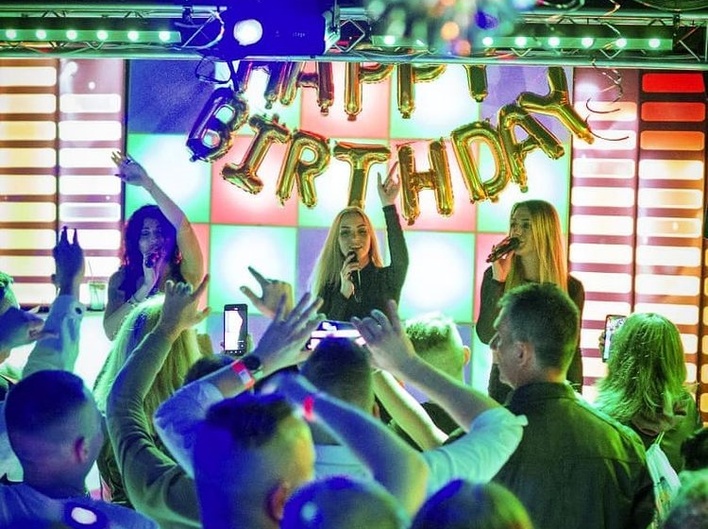 Pierwszy koncert Top Girls w nowym składzie! Urocze gwiazdy disco polo rozpaliły publiczność do czerwoności! | VIDEO