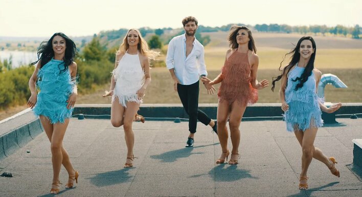 Piosenka disco polo z potencjałem na weselny szlagier podbija sieć. Sprawdźcie koniecznie!