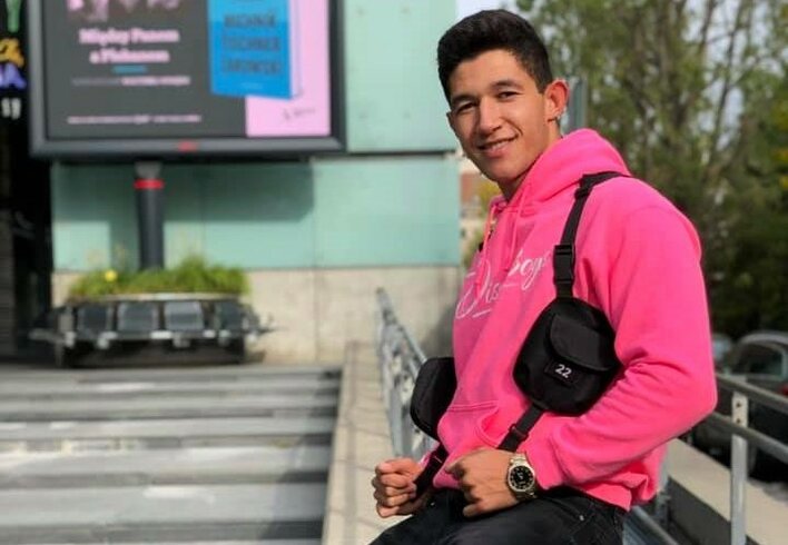 Piosenka o TikToku  w wersji disco polo! Nowa odsłona utworu "Sypią się serca" trafiła właśnie do sieci.