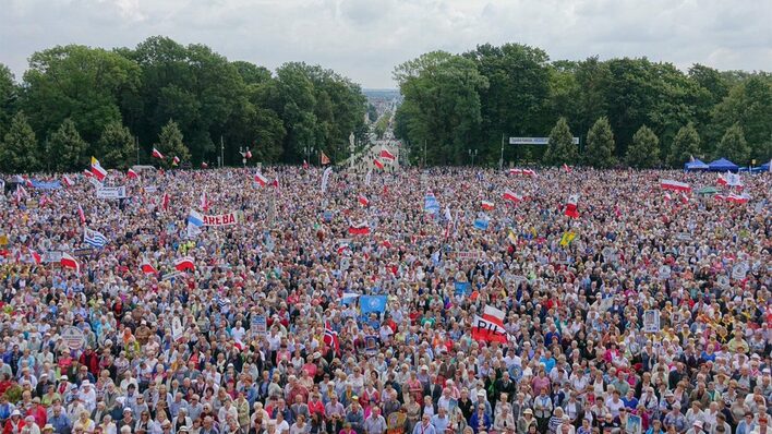 Disco polo przełamuje bariery?! Wielki przebój Zenka Martyniuka w wersji kościelnej?! To nagranie to hit internetu | VIDEO