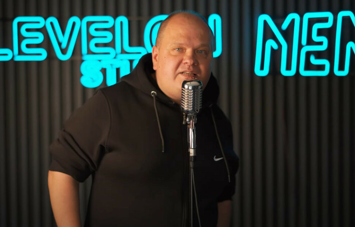 Piotr Olszewski z nowym letnim przebojem ”Rozpalamy Grilla” – ten numer rozkręci każdą imprezę!

