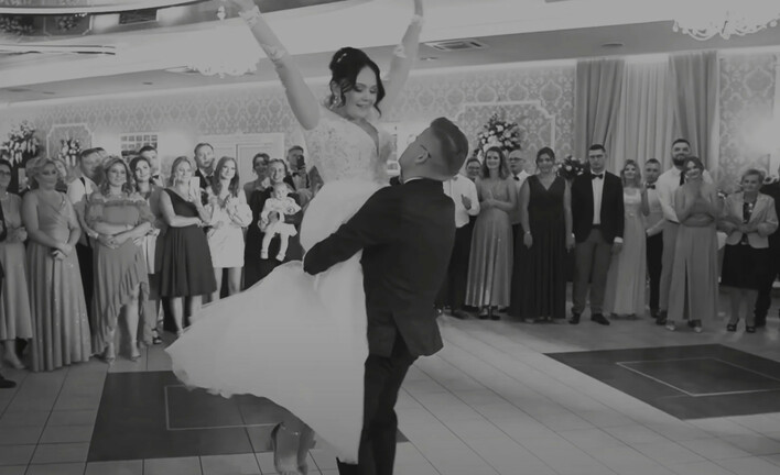 Pisarsky – Ten pierwszy raz: Idealny utwór na pierwszy taniec z osobistym klipem ze ślubu wokalisty
